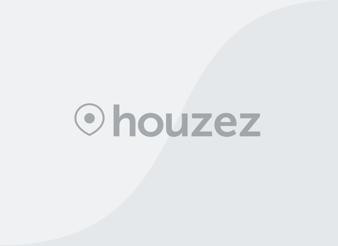 The Hub: Where Luxury Meets Opportunity